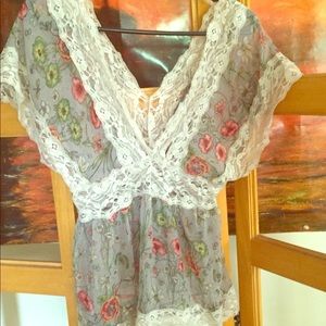 Women’s blouse, size medium